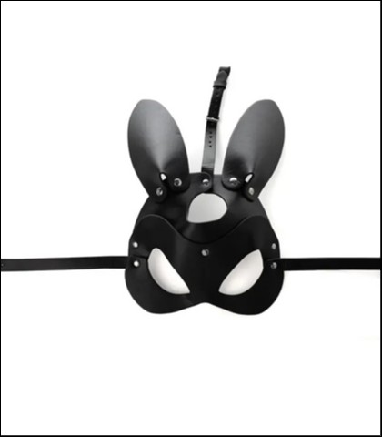 Fetish maska bad bunny